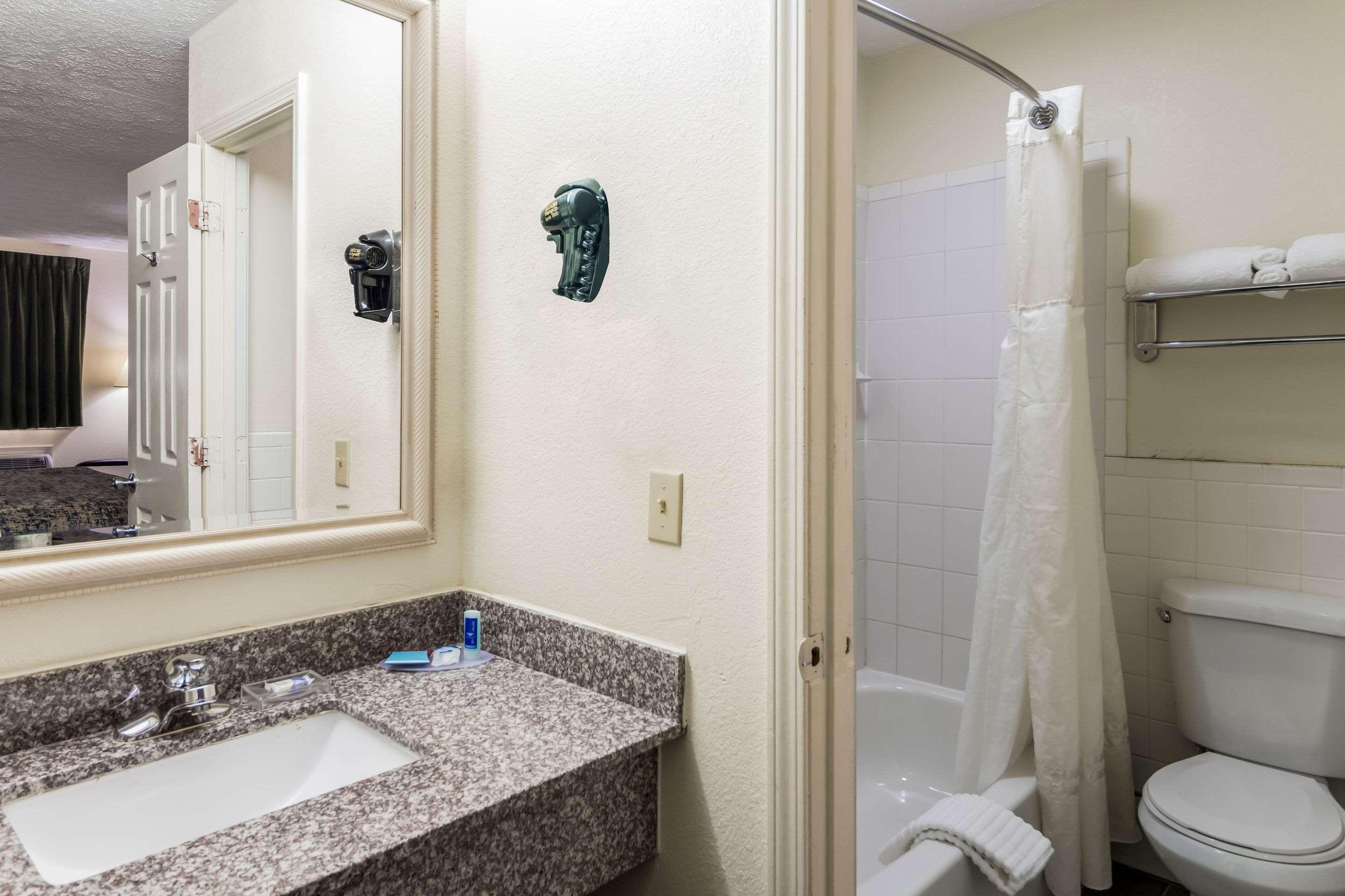 Rodeway Inn Cadiz Luaran gambar